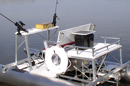 Rear Deck, Rear Deck Rail and Fishing Table