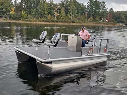 UTL-14™ Pontoon Boat